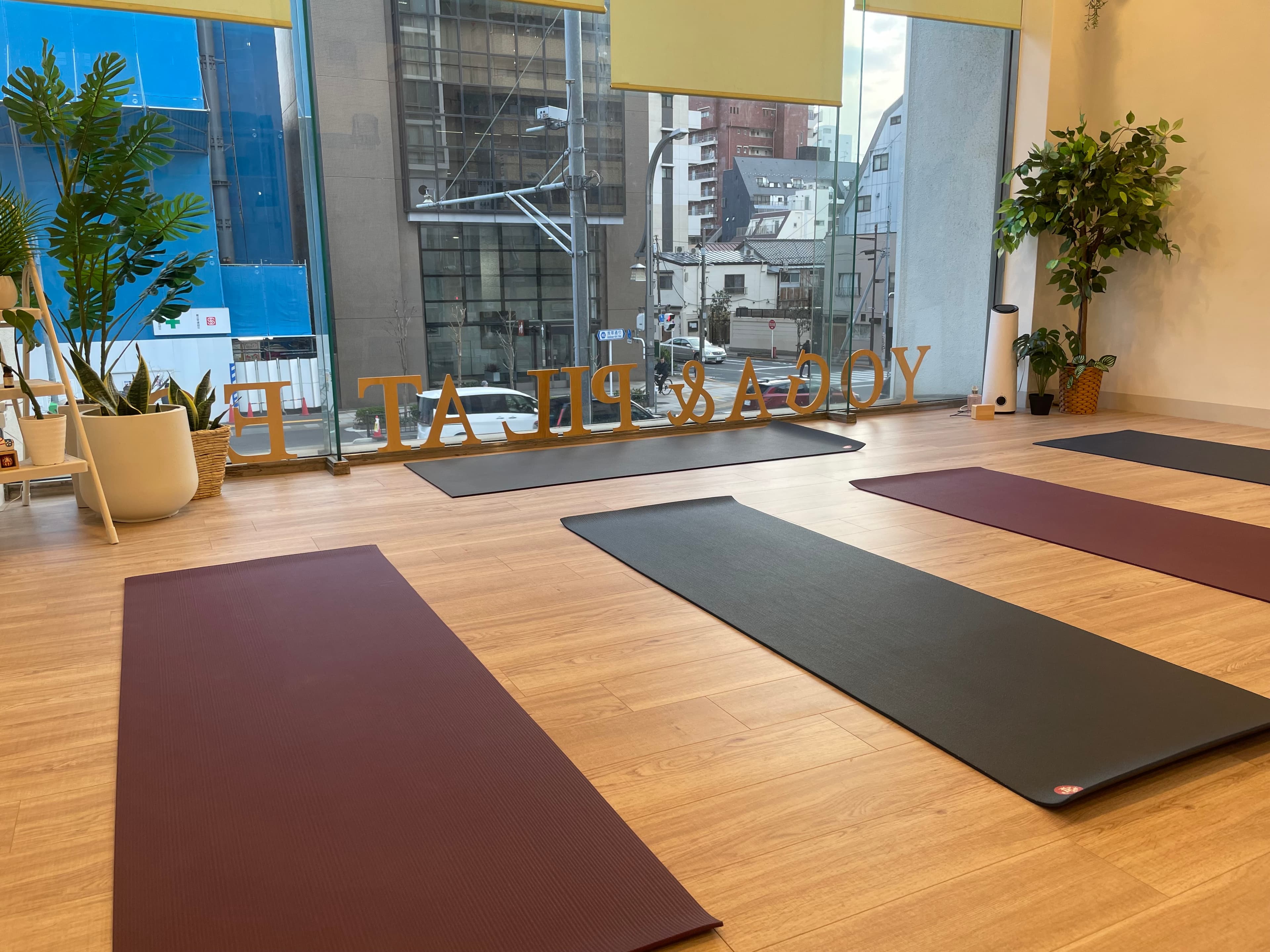 胸を開く 呼吸リセットヨガ 画像1