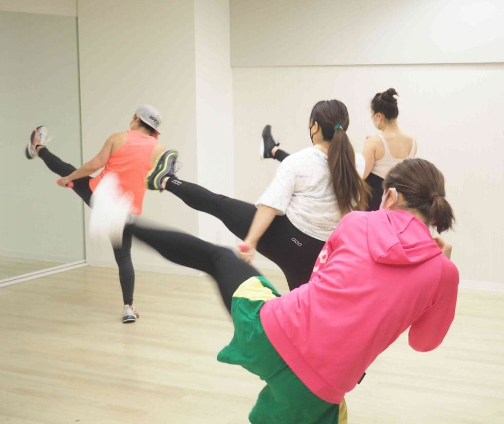 KICK OUTの画像 1