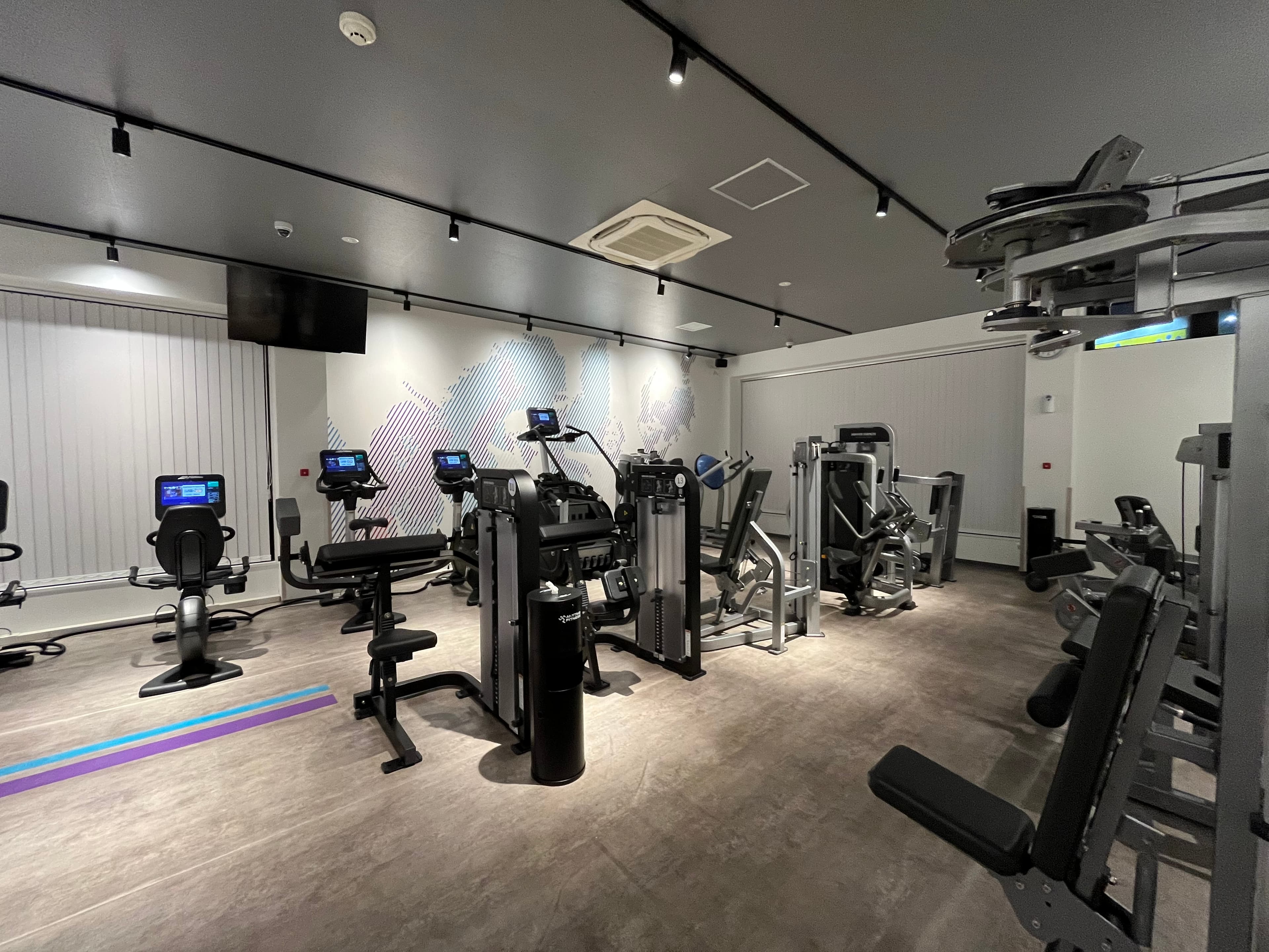 エニタイムフィットネス 泉バイパス市名坂店の画像 4