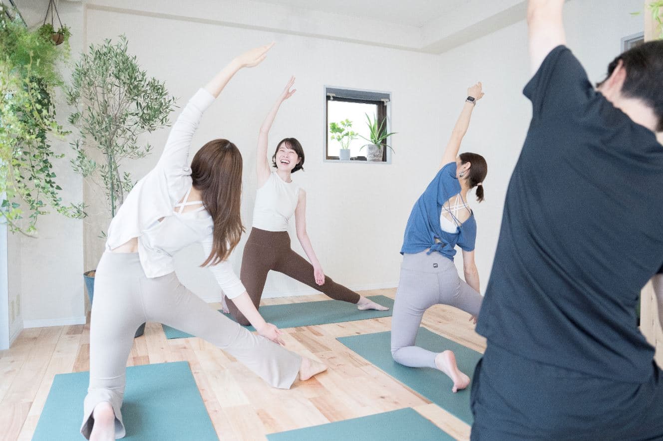 【女性のみ予約可】ヴィンヤサフローヨガ（50分） 画像1